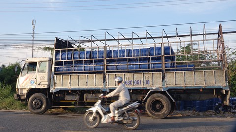Công ty môi trường thuê tay ngang xử lý chất thải nguy hại - Ảnh 1. Công ty môi trường thuê tay ngang xử lý chất thải nguy hại - Ảnh 1.