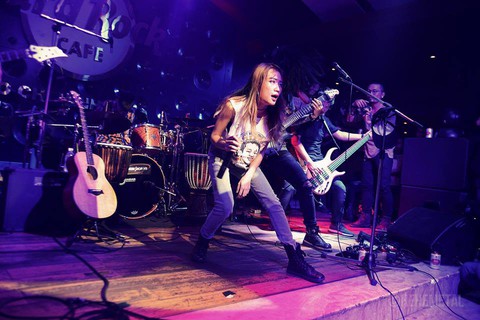 RocknShare: Đừng sống giống như hòn đá - Ảnh 1. RocknShare: Đừng sống giống như hòn đá - Ảnh 1.