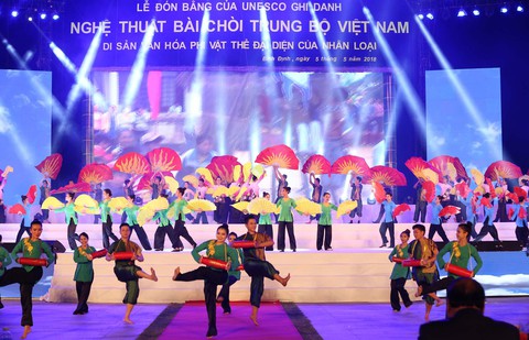 Vinh danh bài chòi – di sản văn hóa nhân loại - Ảnh 7. Vinh danh bài chòi – di sản văn hóa nhân loại - Ảnh 7.