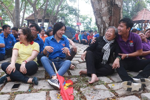 Hội trại truyền thống Thành đoàn TP.HCM ôn lại lịch sử dân tộc - Ảnh 2. Hội trại truyền thống Thành đoàn TP.HCM ôn lại lịch sử dân tộc - Ảnh 2.
