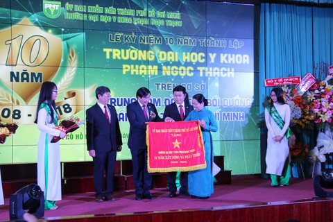 Kỉ niệm 10 năm thành lập Đại học Y khoa Phạm Ngọc Thạch - Ảnh 1. Kỉ niệm 10 năm thành lập Đại học Y khoa Phạm Ngọc Thạch - Ảnh 1.
