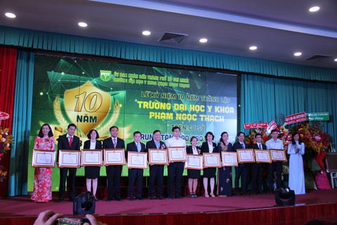 Kỉ niệm 10 năm thành lập Đại học Y khoa Phạm Ngọc Thạch - Ảnh 2. Kỉ niệm 10 năm thành lập Đại học Y khoa Phạm Ngọc Thạch - Ảnh 2.