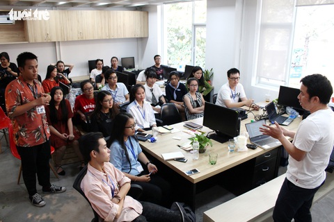 Đề tài lạ khiến sinh viên TP.HCM phấn khích thử sức làm báo - Ảnh 4. Đề tài lạ khiến sinh viên TP.HCM phấn khích thử sức làm báo - Ảnh 4.