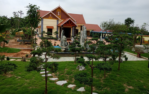 Đại úy công an thuê đất làm nhà kho nhưng lại xây biệt thự hoành tráng - Ảnh 1. Đại úy công an thuê đất làm nhà kho nhưng lại xây biệt thự hoành tráng - Ảnh 1.
