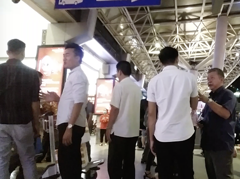 Cò xe lộng hành, ăn chia trên lưng hành khách - Ảnh 2. Cò xe lộng hành, ăn chia trên lưng hành khách - Ảnh 2.