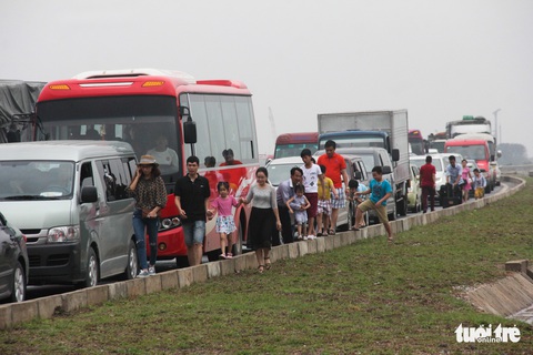 Bí thư Hải Phòng phê bình Sở Giao thông để bến phà Gót ách tắc - Ảnh 1. Bí thư Hải Phòng phê bình Sở Giao thông để bến phà Gót ách tắc - Ảnh 1.