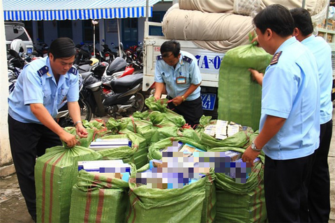 Thí điểm đấu giá thuốc lá ngoại nhập lậu để xuất khẩu - Ảnh 1. Thí điểm đấu giá thuốc lá ngoại nhập lậu để xuất khẩu - Ảnh 1.
