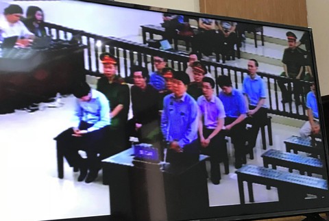 Phúc thẩm vụ Đinh La Thăng: Các cựu lãnh đạo xin giảm… tiền bồi thường - Ảnh 2. Phúc thẩm vụ Đinh La Thăng: Các cựu lãnh đạo xin giảm… tiền bồi thường - Ảnh 2.