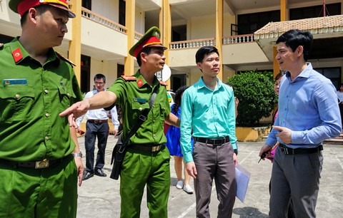 Hoãn xử bác sĩ Hoàng Công Lương vụ 8 bệnh nhân chạy thận tử vong - Ảnh 3. Hoãn xử bác sĩ Hoàng Công Lương vụ 8 bệnh nhân chạy thận tử vong - Ảnh 3.