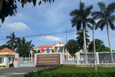 Ba anh em trong Huyện ủy Xuyên Mộc... để ổn định tình hình - Ảnh 1. Ba anh em trong Huyện ủy Xuyên Mộc... để ổn định tình hình - Ảnh 1.