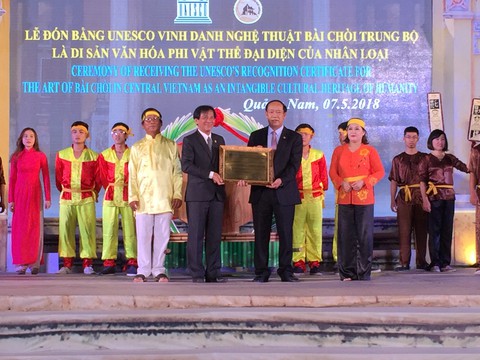 Hội An đón bằng vinh danh bài chòi từ UNESCO - Ảnh 1. Hội An đón bằng vinh danh bài chòi từ UNESCO - Ảnh 1.
