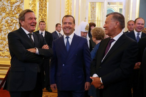 Thủ tướng Medvedev lại được đề cử làm thủ tướng Nga - Ảnh 2. Thủ tướng Medvedev lại được đề cử làm thủ tướng Nga - Ảnh 2.