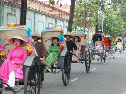 Đạo diễn Lê Cung Bắc kể chuyện Mỹ nhân Sài thành - Ảnh 5. Đạo diễn Lê Cung Bắc kể chuyện Mỹ nhân Sài thành - Ảnh 5.