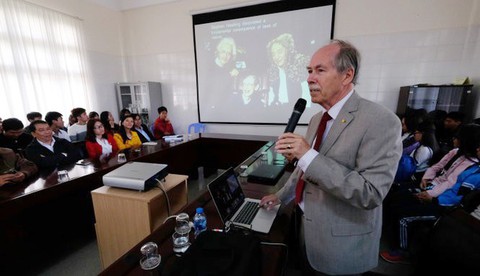 Chủ nhân Nobel Vật lý mách nước cho nhà nghiên cứu trẻ Việt - Ảnh 1. Chủ nhân Nobel Vật lý mách nước cho nhà nghiên cứu trẻ Việt - Ảnh 1.