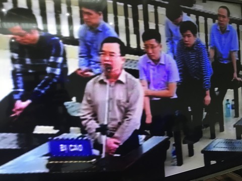 Vụ án ông Đinh La Thăng: Ở PVC đưa tiền thoải mái, không cần giấy tờ - Ảnh 1. Vụ án ông Đinh La Thăng: Ở PVC đưa tiền thoải mái, không cần giấy tờ - Ảnh 1.