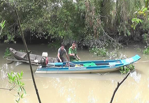Chích cá trên kênh, người đàn ông bị điện giật chết - Ảnh 1. Chích cá trên kênh, người đàn ông bị điện giật chết - Ảnh 1.