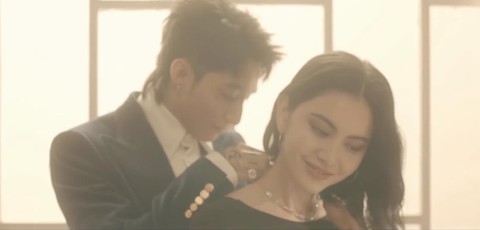 Sơn Tùng M-TP kết hợp với ma nữ đẹp nhất Thái Lan trong MV mới - Ảnh 3. Sơn Tùng M-TP kết hợp với ma nữ đẹp nhất Thái Lan trong MV mới - Ảnh 3.