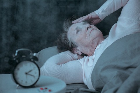 Mất ngủ ở người cao tuổi - Ảnh 1. Mất ngủ ở người cao tuổi - Ảnh 1.