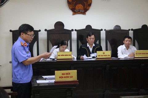 Hai tử tù khai mài đinh vít mở khóa cùm, đục tường vượt ngục - Ảnh 4. Hai tử tù khai mài đinh vít mở khóa cùm, đục tường vượt ngục - Ảnh 4.