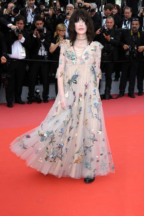Cate Blanchett mặc đồ cũ, dàn sao nữ lộng lẫy trên thảm đỏ Cannes - Ảnh 8. Cate Blanchett mặc đồ cũ, dàn sao nữ lộng lẫy trên thảm đỏ Cannes - Ảnh 8.