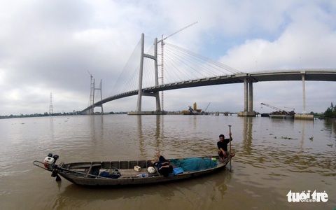 Dời ngày khánh thành cầu Cao Lãnh đến 27-5 - Ảnh 1. Dời ngày khánh thành cầu Cao Lãnh đến 27-5 - Ảnh 1.