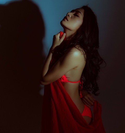 Hở bạo, Tina Tình vẫn xin Đừng gọi em là gái hư - Ảnh 1. Hở bạo, Tina Tình vẫn xin Đừng gọi em là gái hư - Ảnh 1.
