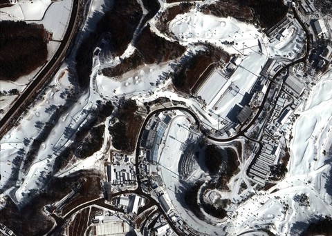 Ngắm ảnh vệ tinh các địa điểm Olympic mùa đông Pyeongchang - Ảnh 7. Ngắm ảnh vệ tinh các địa điểm Olympic mùa đông Pyeongchang - Ảnh 7.