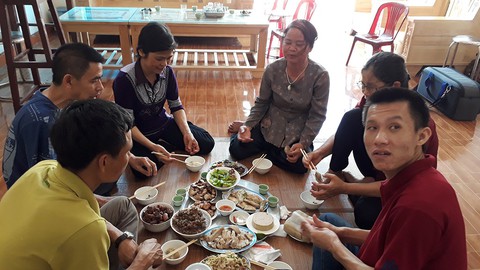 Bà mẹ giúp việc nhà hiến tạng con để cứu 6 người - Ảnh 3. Bà mẹ giúp việc nhà hiến tạng con để cứu 6 người - Ảnh 3.