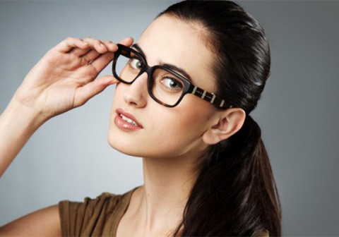 Người đeo kính có thật thông minh hơn người khác? - Ảnh 1. Người đeo kính có thật thông minh hơn người khác? - Ảnh 1.