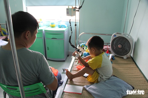 Ngày Quốc tế thiếu nhi của bệnh nhi ung thư Hà Nội - Ảnh 5. Ngày Quốc tế thiếu nhi của bệnh nhi ung thư Hà Nội - Ảnh 5.
