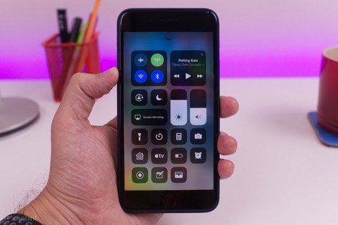 iOS 12 sẽ cập nhật tính năng báo cáo thời gian sử dụng iPhone - Ảnh 1. iOS 12 sẽ cập nhật tính năng báo cáo thời gian sử dụng iPhone - Ảnh 1.