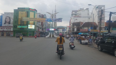 Trà Vinh - thành phố nhỏ hiếm người vượt đèn đỏ - Ảnh 6. Trà Vinh - thành phố nhỏ hiếm người vượt đèn đỏ - Ảnh 6.