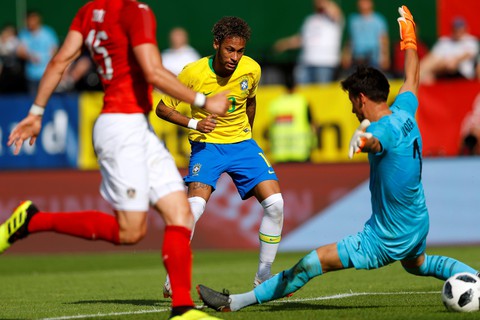 Neymar lại độc diễn, Brazil thắng đậm Áo trước thềm World Cup 2018 - Ảnh 3. Neymar lại độc diễn, Brazil thắng đậm Áo trước thềm World Cup 2018 - Ảnh 3.