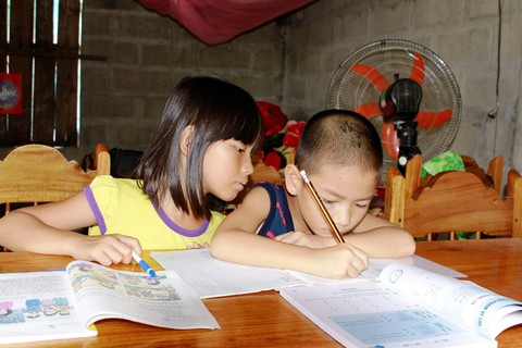 ‘Em muốn đi học chứ không muốn làm osin’ - Ảnh 1. ‘Em muốn đi học chứ không muốn làm osin’ - Ảnh 1.