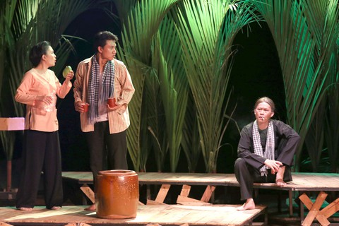 Đạo diễn Minh Nhật: Đoạt giải nhưng không mất tỉnh táo - Ảnh 1. Đạo diễn Minh Nhật: Đoạt giải nhưng không mất tỉnh táo - Ảnh 1.