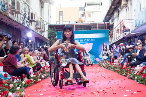 Tôi đẹp, bạn cũng thế: Hãy cười và yêu thương trân quý cơ thể mình - Ảnh 2. Tôi đẹp, bạn cũng thế: Hãy cười và yêu thương trân quý cơ thể mình - Ảnh 2.