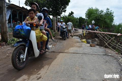 Sạt lở nhiều ở An Giang là do mưa và biến đổi dòng chảy - Ảnh 2. Sạt lở nhiều ở An Giang là do mưa và biến đổi dòng chảy - Ảnh 2.
