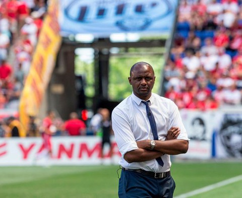 Cựu đội trưởng Arsenal Vieira hồi hương dẫn dắt Nice - Ảnh 1. Cựu đội trưởng Arsenal Vieira hồi hương dẫn dắt Nice - Ảnh 1.