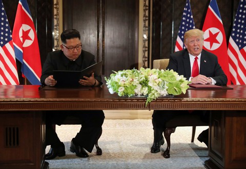 Món quà sinh nhật của ông Trump - Ảnh 5. Món quà sinh nhật của ông Trump - Ảnh 5.