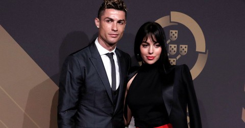 Những cô vợ bốc lửa nhất mùa World Cup 2018 - Ảnh 2. Những cô vợ bốc lửa nhất mùa World Cup 2018 - Ảnh 2.