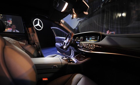 Mercedes-Benz ra mắt S-Class mới tại Việt Nam, đã có 100 lượt mua - Ảnh 3. Mercedes-Benz ra mắt S-Class mới tại Việt Nam, đã có 100 lượt mua - Ảnh 3.