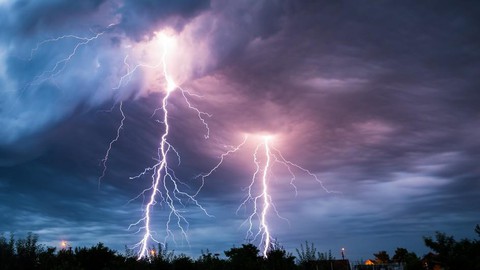 Vì sao sét không theo đường thẳng mà phân nhiều nhánh? - Ảnh 2. Vì sao sét không theo đường thẳng mà phân nhiều nhánh? - Ảnh 2.