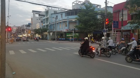 Trà Vinh - thành phố nhỏ hiếm người vượt đèn đỏ - Ảnh 4. Trà Vinh - thành phố nhỏ hiếm người vượt đèn đỏ - Ảnh 4.