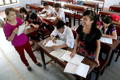 Rơi nước mắt cô giáo lấy bệnh viện làm nhà vẫn lo cho trò - Ảnh 1. Rơi nước mắt cô giáo lấy bệnh viện làm nhà vẫn lo cho trò - Ảnh 1.