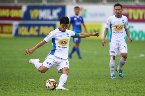 Hoàng Anh Gia Lai khóc bởi hàng thủ quá kém - Ảnh 3. Hoàng Anh Gia Lai khóc bởi hàng thủ quá kém - Ảnh 3.