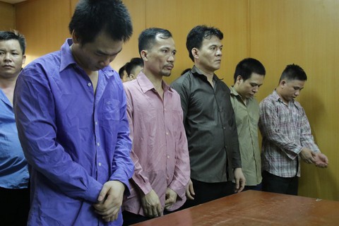 Nhóm bảo kê người chuyển giới bán dâm nhận án tù - Ảnh 1. Nhóm bảo kê người chuyển giới bán dâm nhận án tù - Ảnh 1.