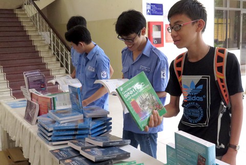 Dày công làm sách cổ vũ hứng thú học nghề - Ảnh 3. Dày công làm sách cổ vũ hứng thú học nghề - Ảnh 3.