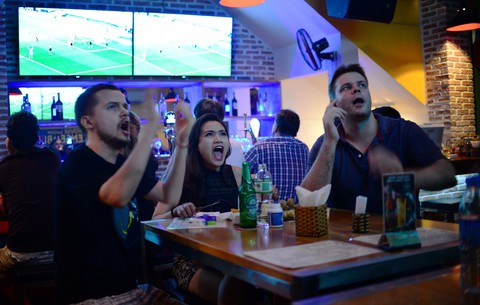 FIFA cho phép các quán cafe chiếu World Cup 2018 - Ảnh 1. FIFA cho phép các quán cafe chiếu World Cup 2018 - Ảnh 1.
