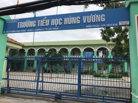 Sẽ đối thoại với phụ huynh vụ ép ký hợp đồng mua suất ăn - Ảnh 1. Sẽ đối thoại với phụ huynh vụ ép ký hợp đồng mua suất ăn - Ảnh 1.