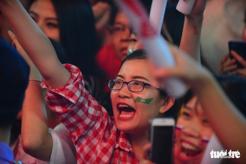 Sài Gòn sôi động trong ngày khai mạc World Cup 2018 - Ảnh 18. Sài Gòn sôi động trong ngày khai mạc World Cup 2018 - Ảnh 18.